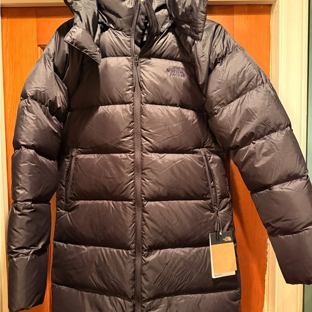 The North Face WOMEN’S HYDRENALITE™ CITY DOWN HOODED PARKA in black - Picture 2 of 5